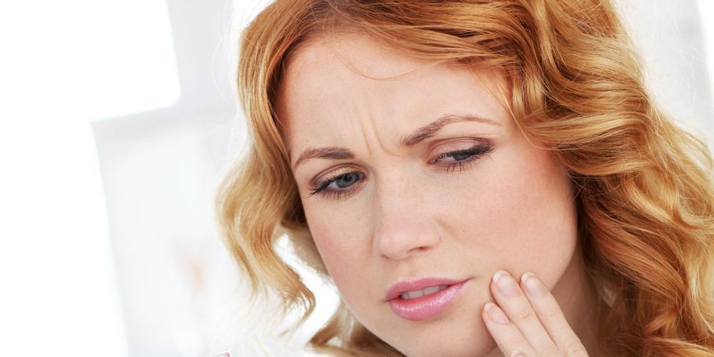 Gengive infiammate e denti sensibili? Cause e rimedi