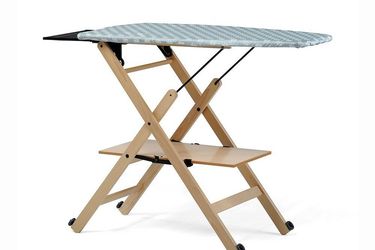 Come scegliere l'asse da stiro: guida all'acquisto