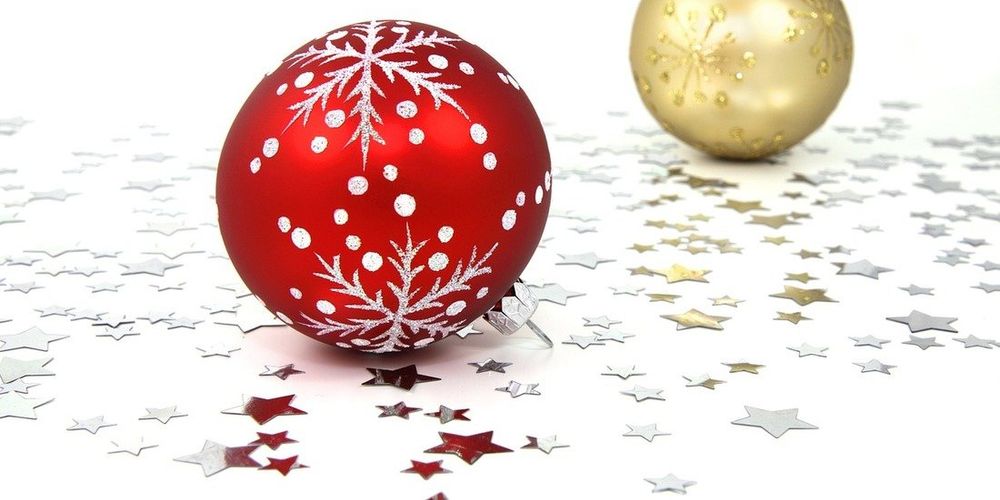 Come scegliere le palline di Natale: guida 2025