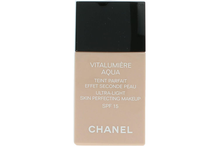 Chanel Vitalumière Aqua