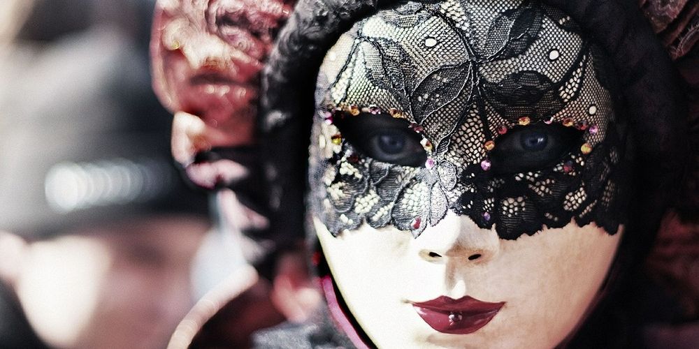 Come scegliere il vestito di Carnevale: guida all'acquisto
