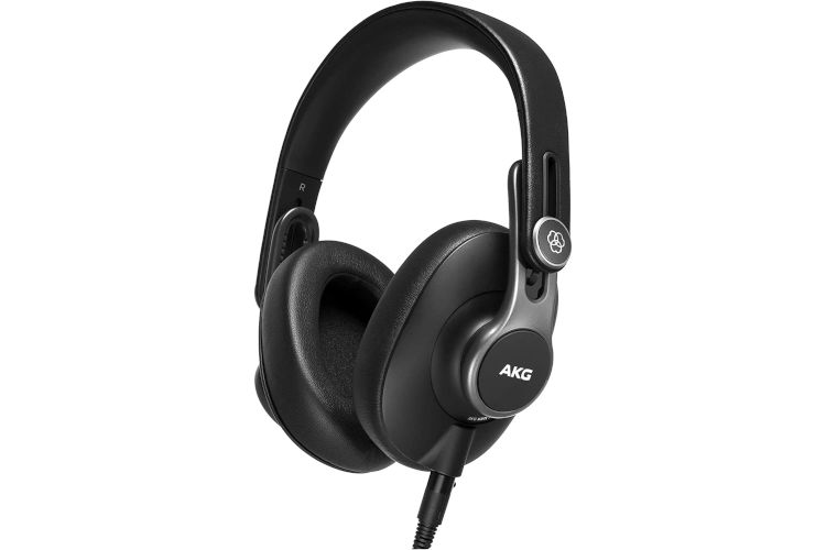 AKG K371
