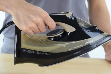 Come scegliere il ferro da stiro: guida all'acquisto