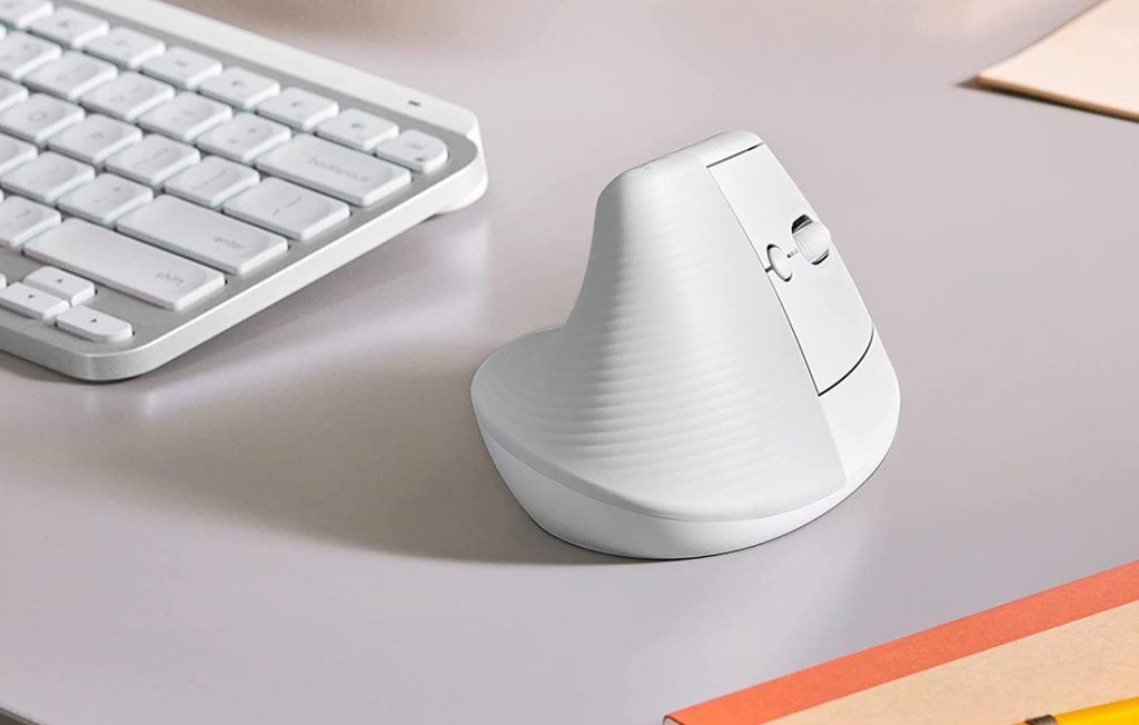 Mouse Verticale Wireless Ricaricabile Display OLED Programmabile  direttamente 2.4 Ghz Bluetooth integrato, Design Ergonomico, 8  Programmabili