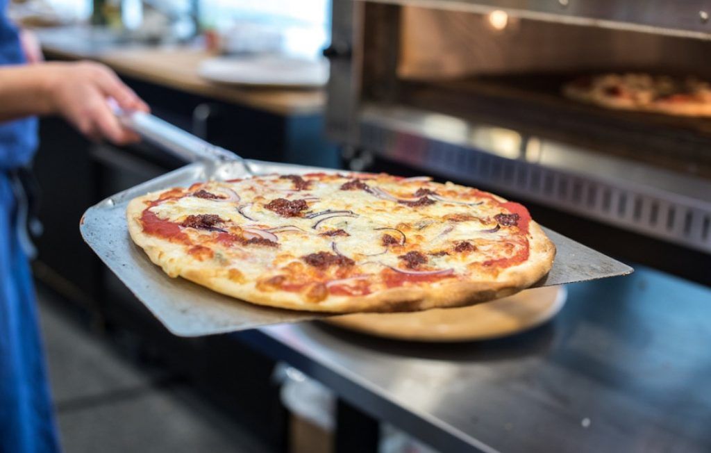 Come scegliere la pala per pizza giusta — Ooni IT