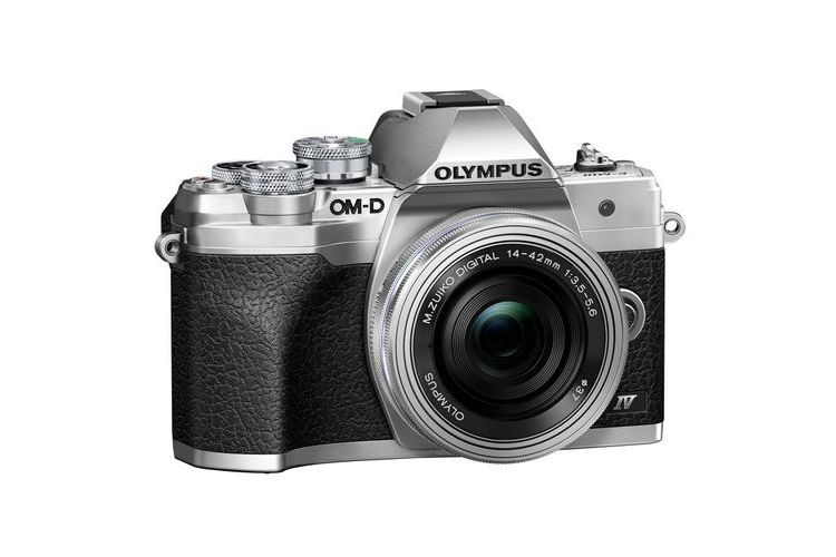 Olympus OM-D E-M10 Mark IV + 14-42 mm