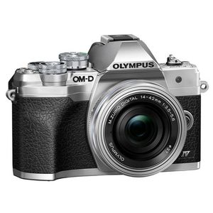 Olympus OM-D E-M10 Mark IV + 14-42 mm