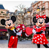 Smartbox Nel mondo delle favole: 2 biglietti data a scelta 1 giorno per 1 Parco Disney® a scelta