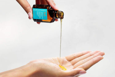 Come scegliere l'olio per capelli