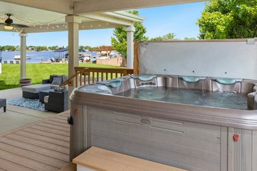 Come scegliere la vasca idromassaggio da esterno: guida all'acquisto