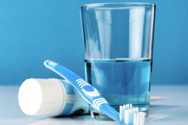 Come scegliere il collutorio: guida all'acquisto