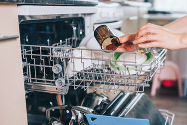 Come scegliere la lavastoviglie: guida all'acquisto