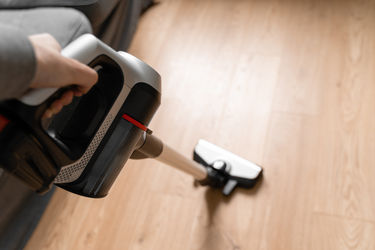 Come scegliere la scopa elettrica senza fili: guida all'acquisto