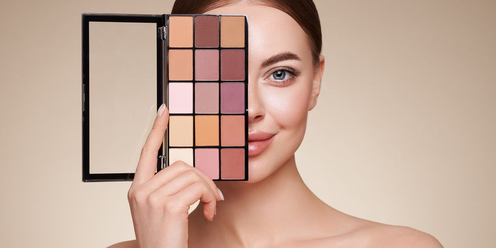 Come scegliere la palette ombretti: guida 2025