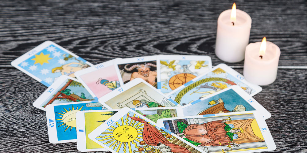 Come scegliere i tarocchi: guida all'acquisto