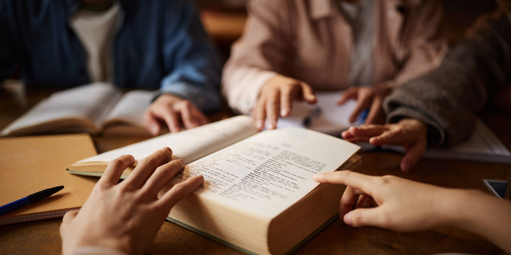 Come scegliere il dizionario di latino: guida all'acquisto