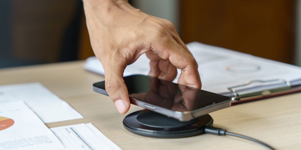 Come scegliere il caricabatterie Wireless: guida all'acquisto