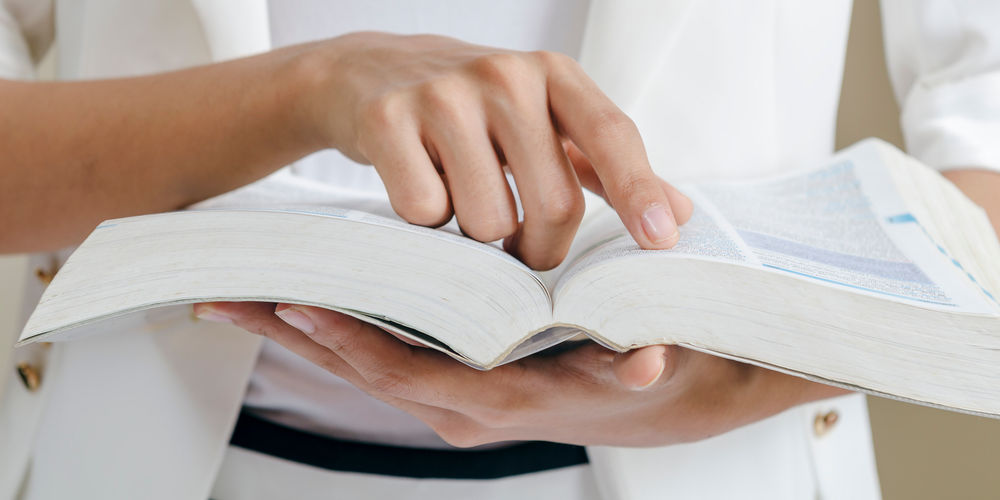 Come scegliere il dizionario di greco: guida all'acquisto