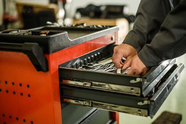 Carrello porta attrezzi: guida all'acquisto