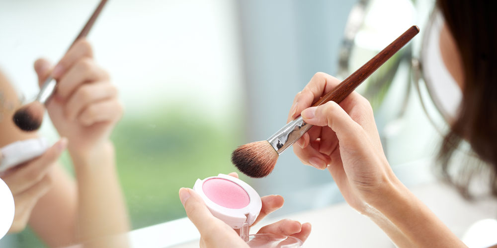 Come scegliere il blush: guida all'acquisto