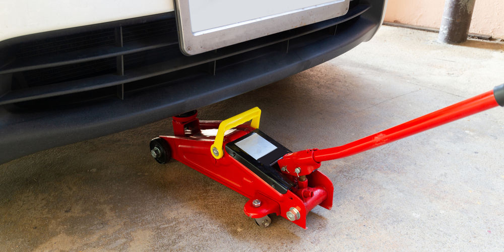 Come scegliere il cric auto: guida all'acquisto