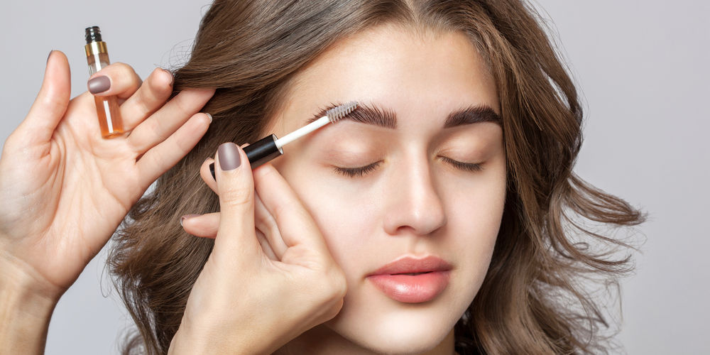 Come scegliere il gel sopracciglia: guida all'acquisto