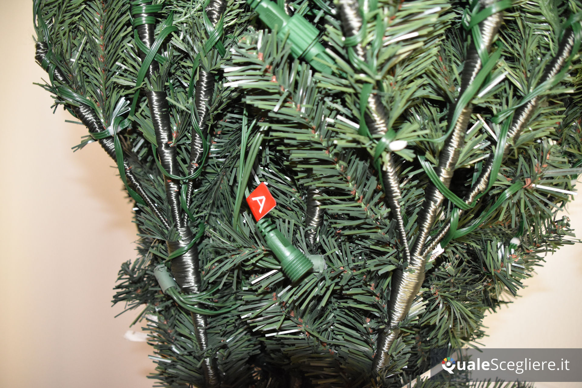 Giulia Grillo Albero di Natale Mille e un Abete 210 cm