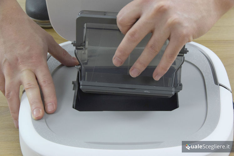 Ecovacs Robotics Deebot Slim2