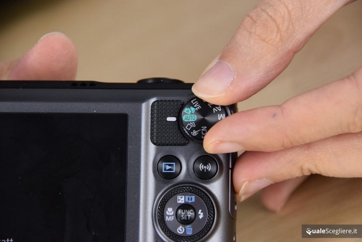 Canon PowerShot SX720 HS