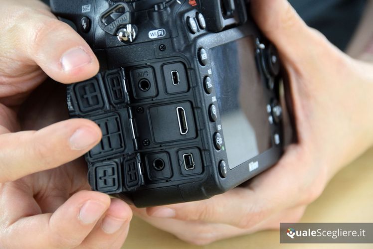 Nikon D7200 Nikkor 18-140 VR