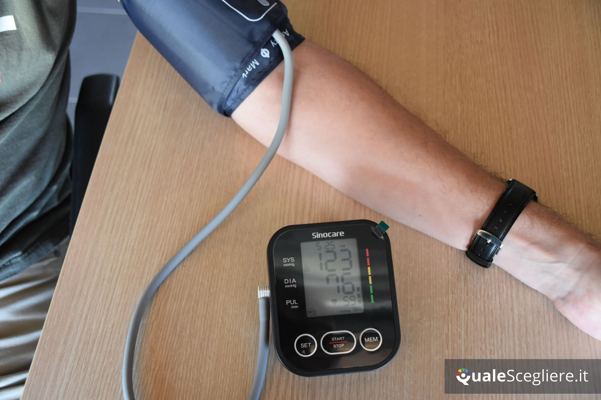 Sinocare Misuratore di pressione da braccio