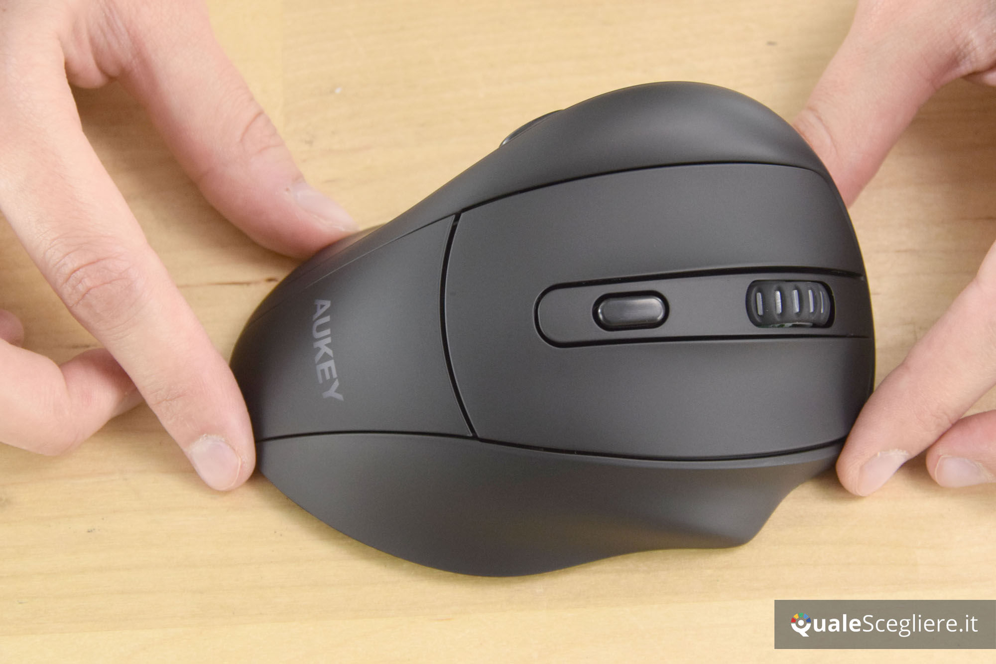 Aukey KM-W9