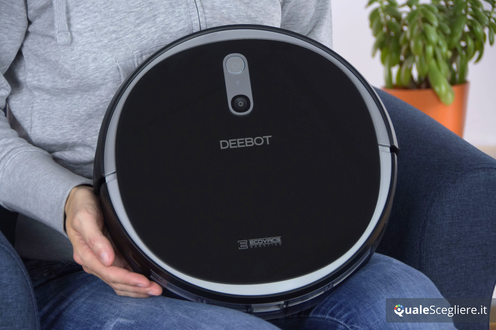 Ecovacs Robotics Deebot 715