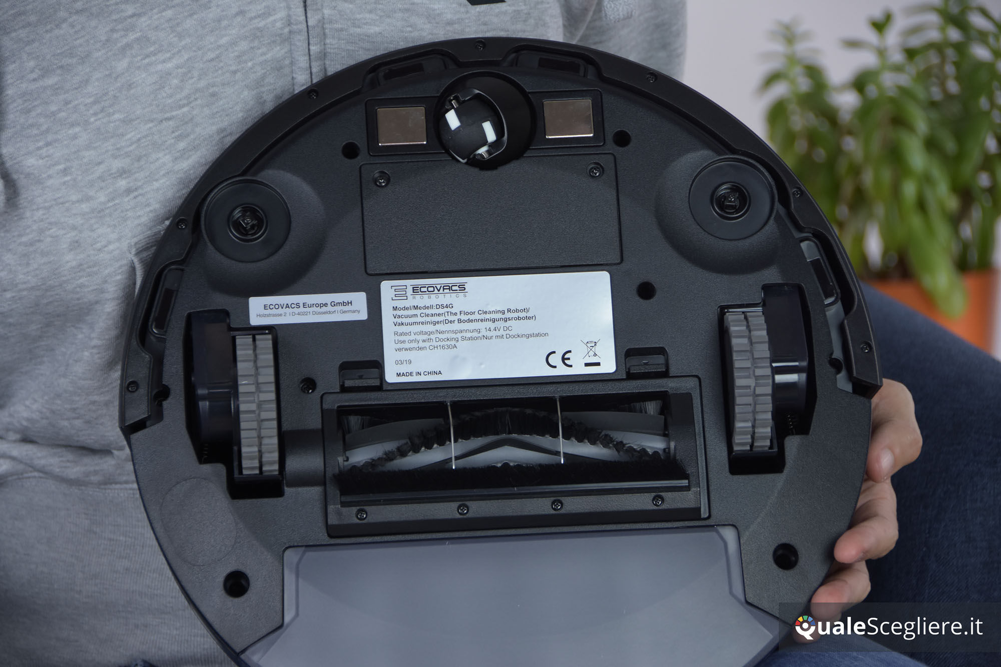 Ecovacs Robotics Deebot 715