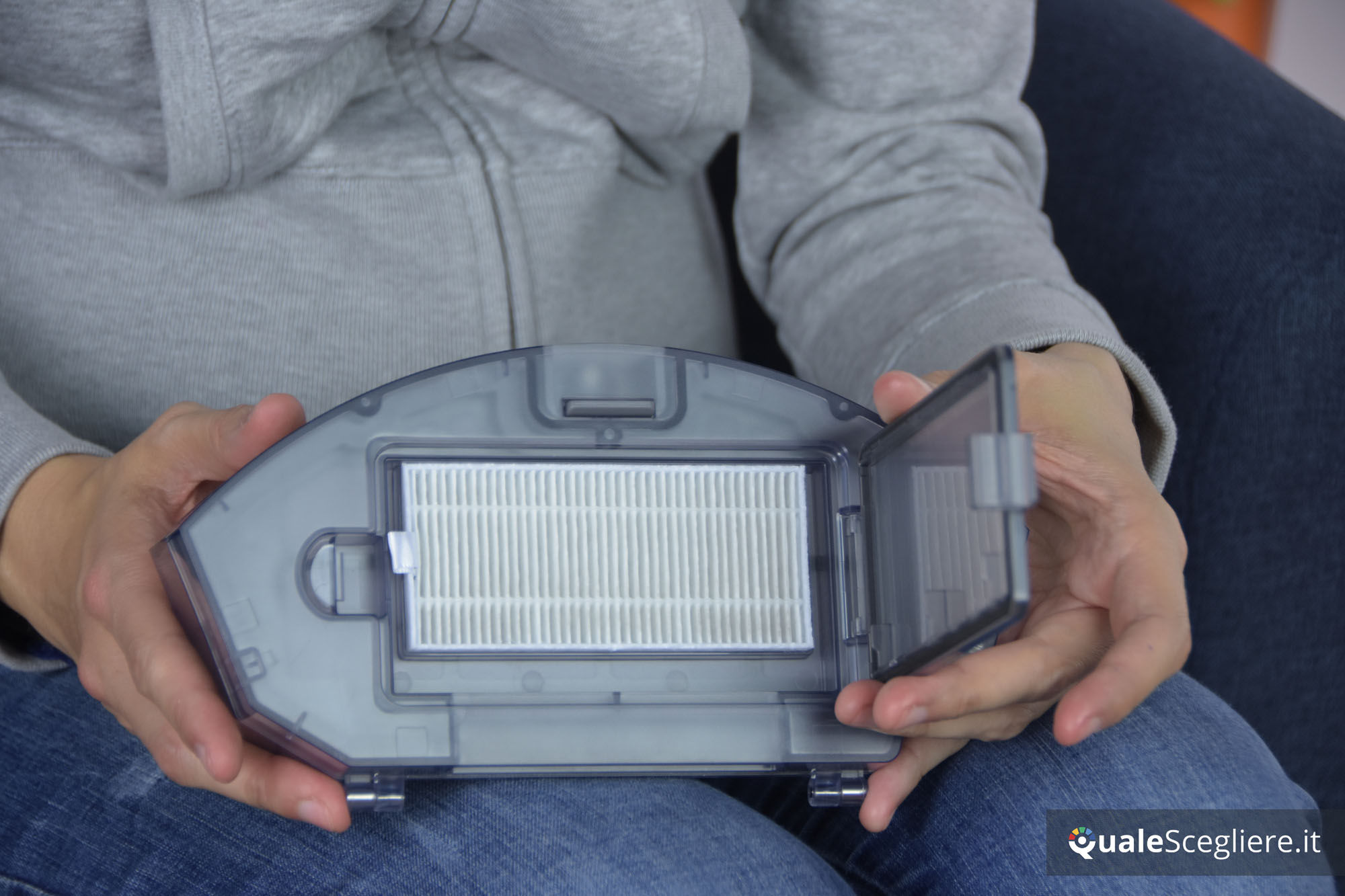 Ecovacs Robotics Deebot 715