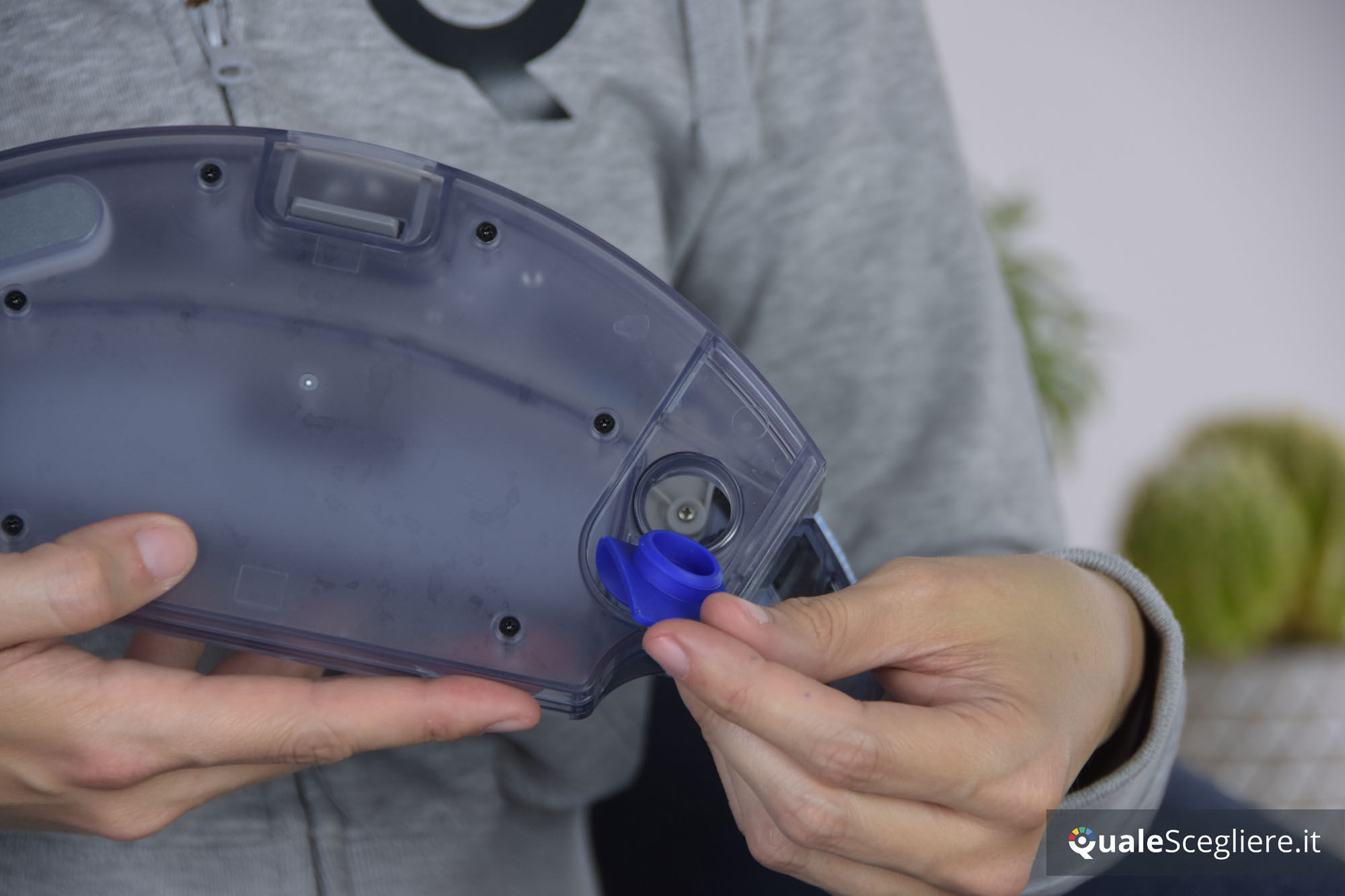 Ecovacs Robotics Deebot 715