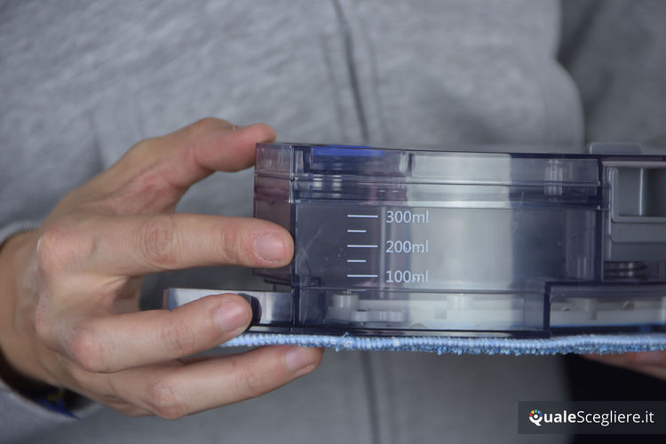 Ecovacs Robotics Deebot 715