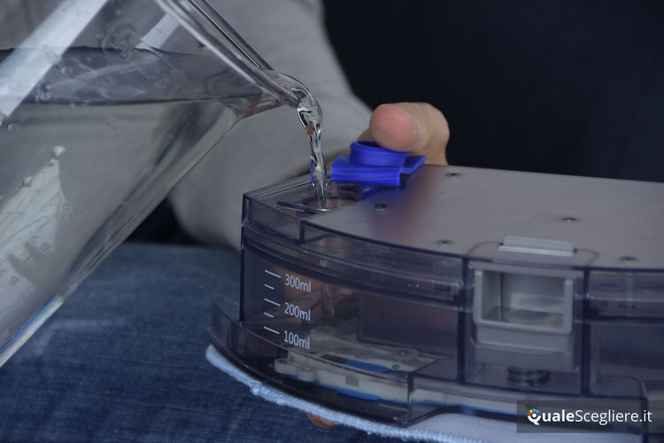 Ecovacs Robotics Deebot 715