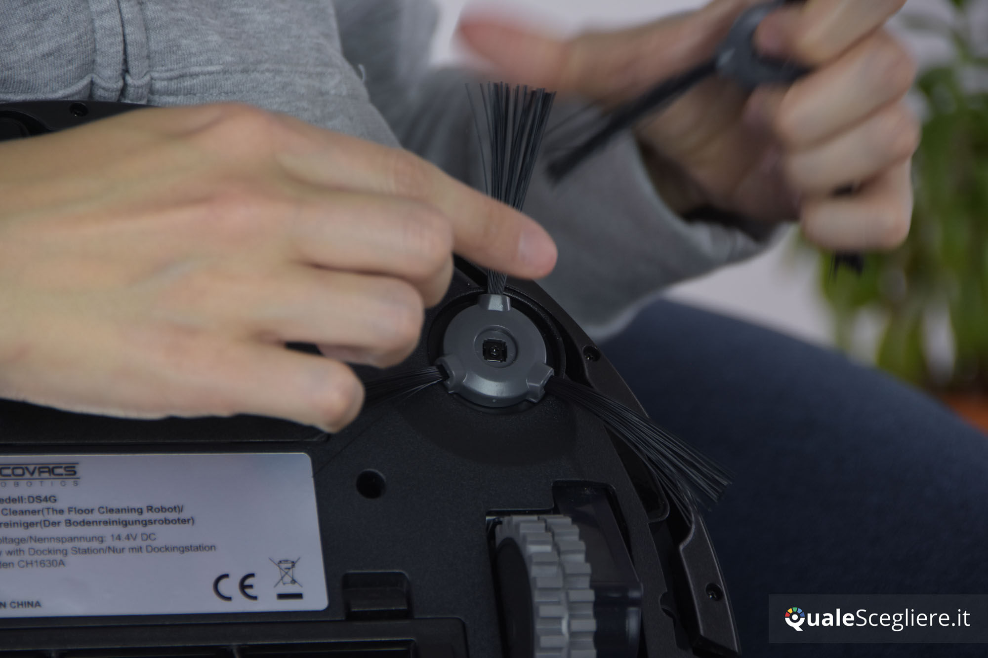 Ecovacs Robotics Deebot 715