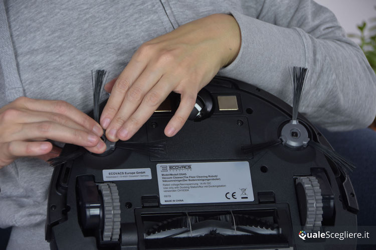 Ecovacs Robotics Deebot 715