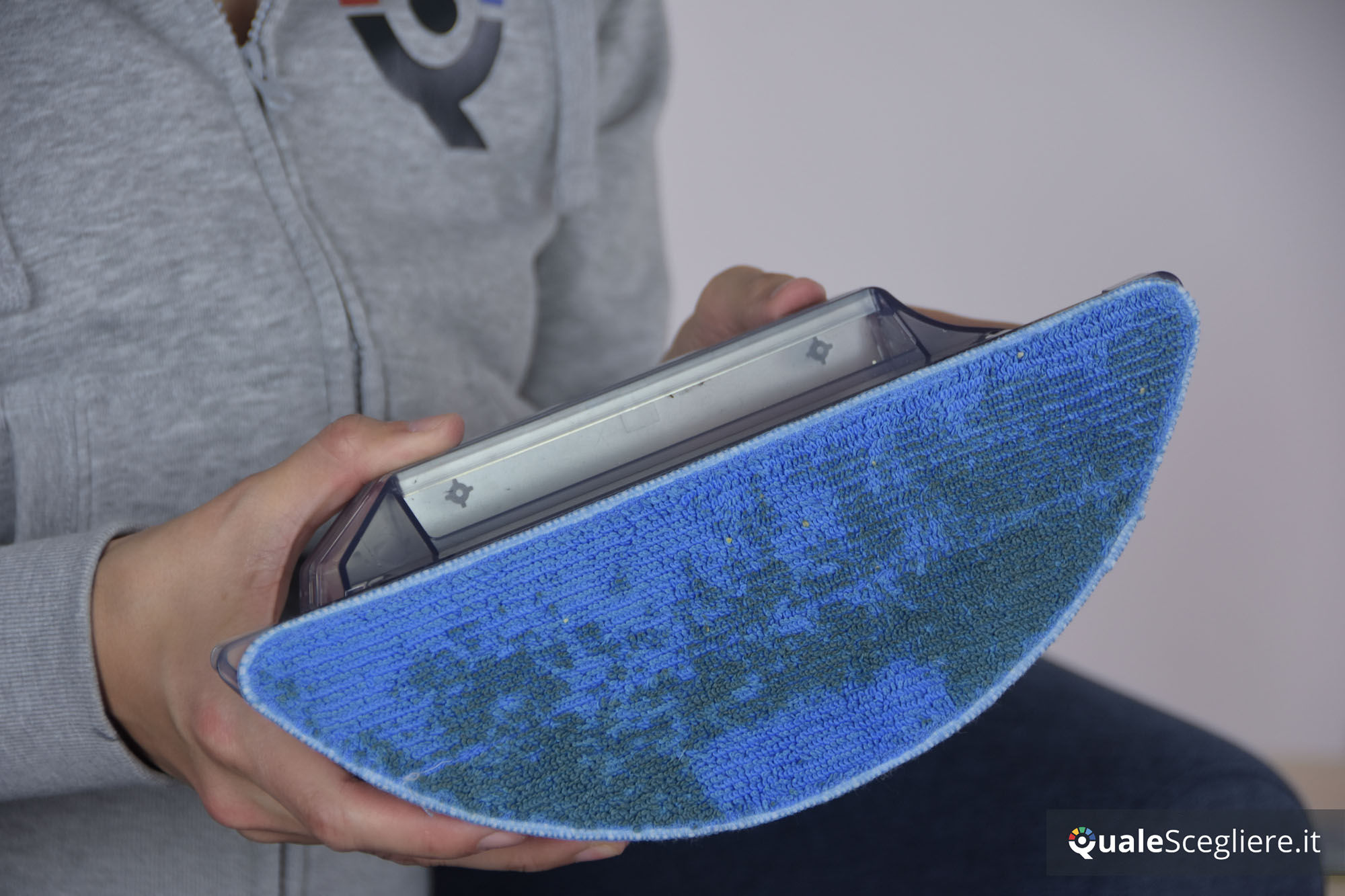 Ecovacs Robotics Deebot 715