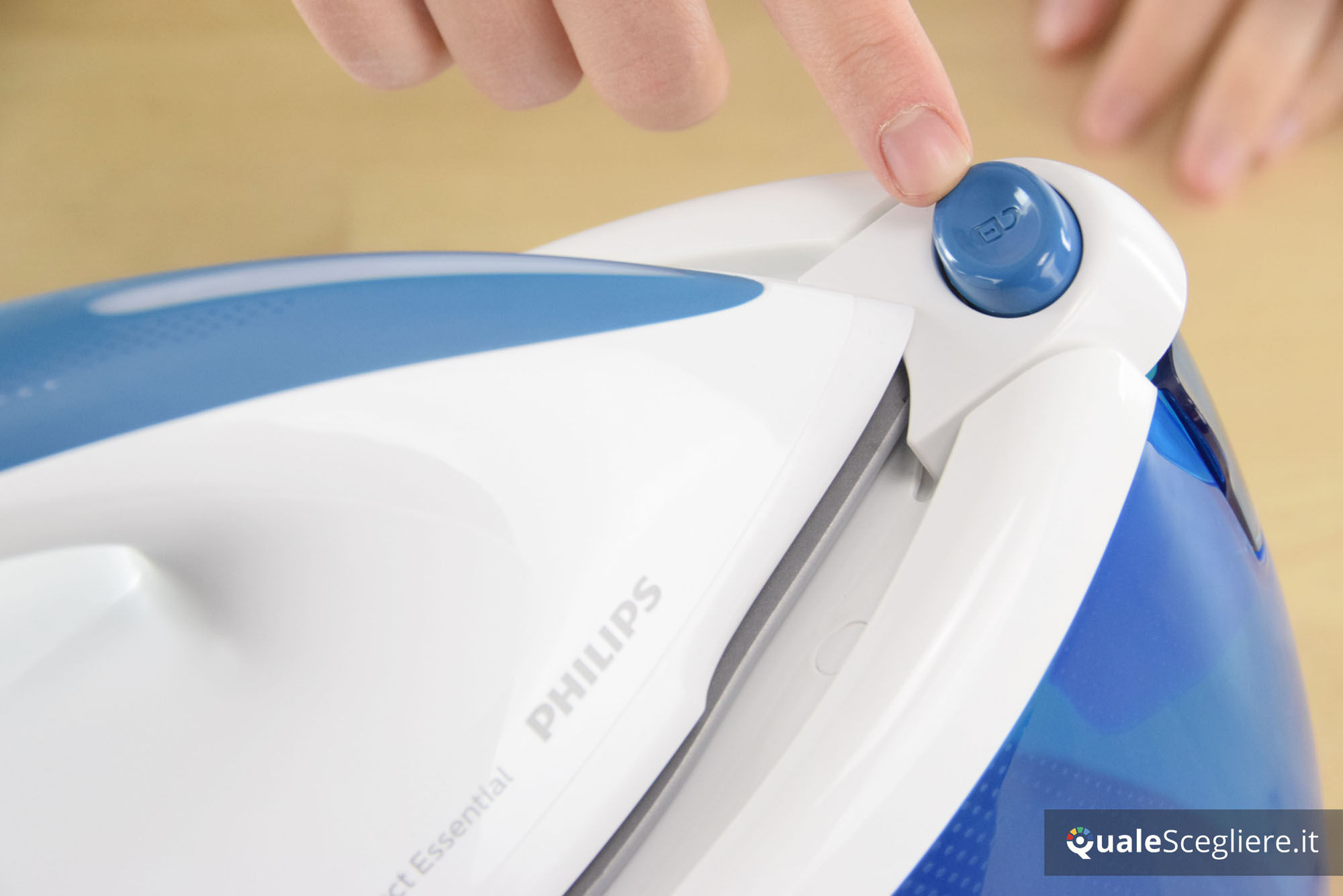 Philips GC6830/20 PerfectCare Compact Essential