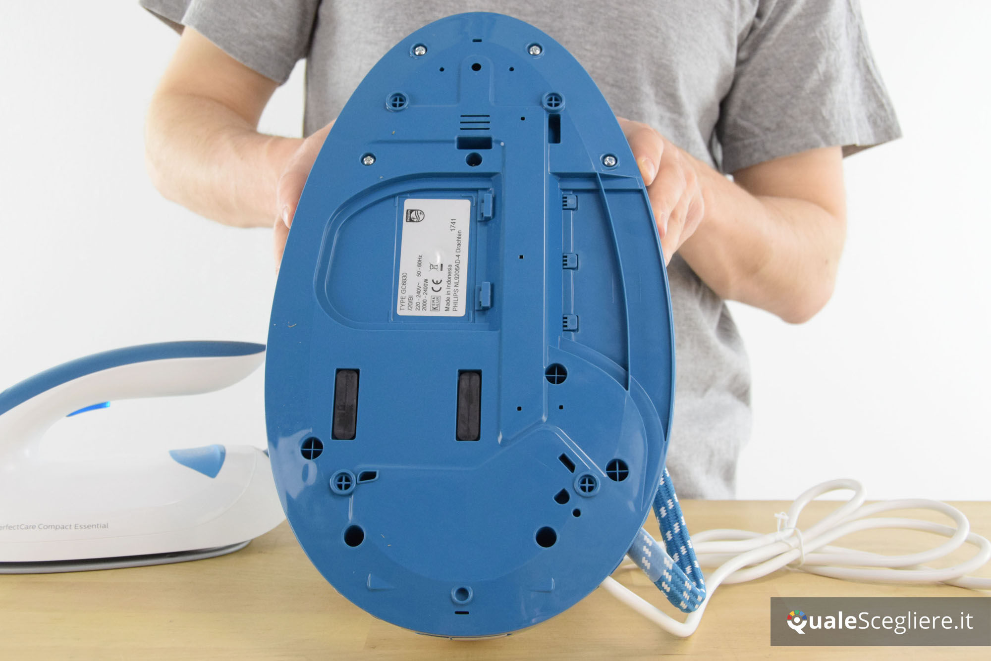 Philips GC6830/20 PerfectCare Compact Essential