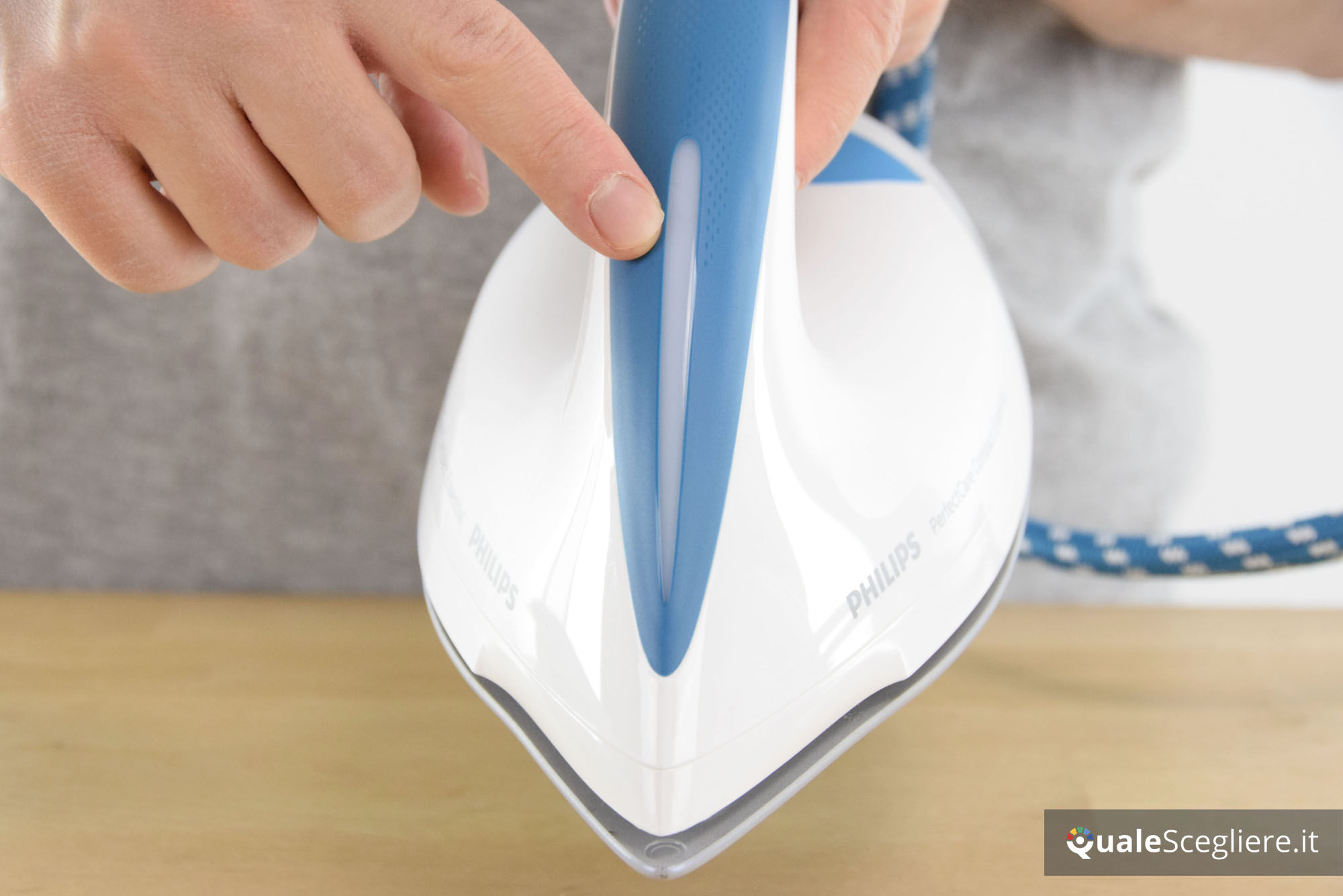 Philips GC6830/20 PerfectCare Compact Essential