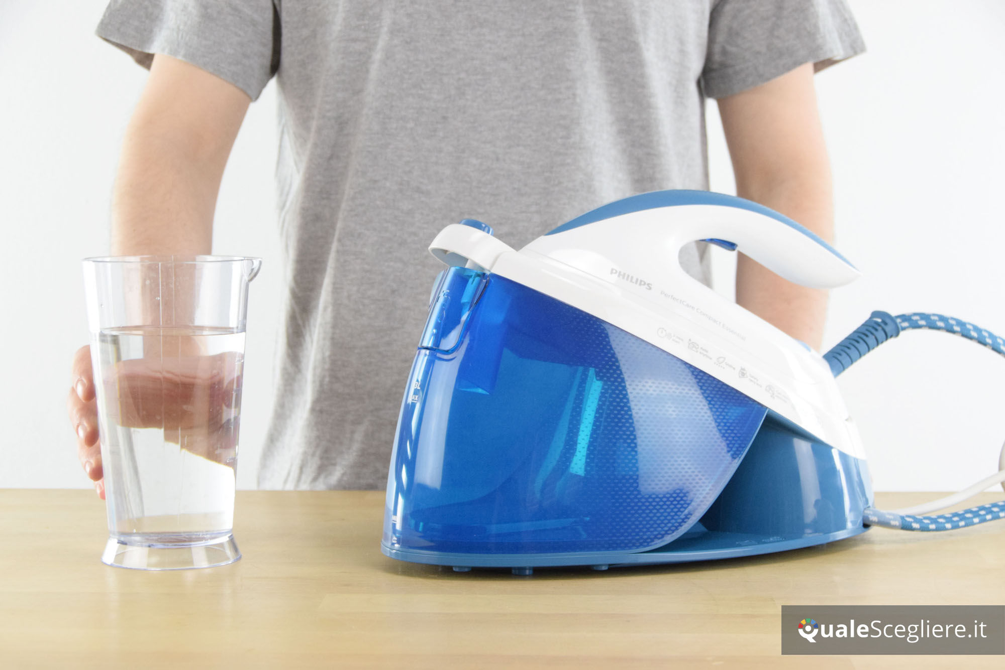 Philips GC6830/20 PerfectCare Compact Essential