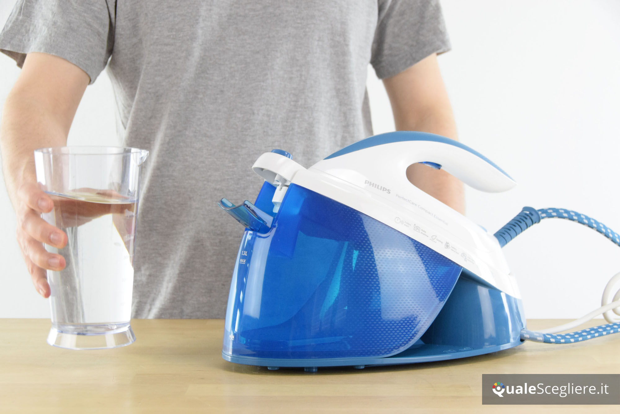 Philips GC6830/20 PerfectCare Compact Essential