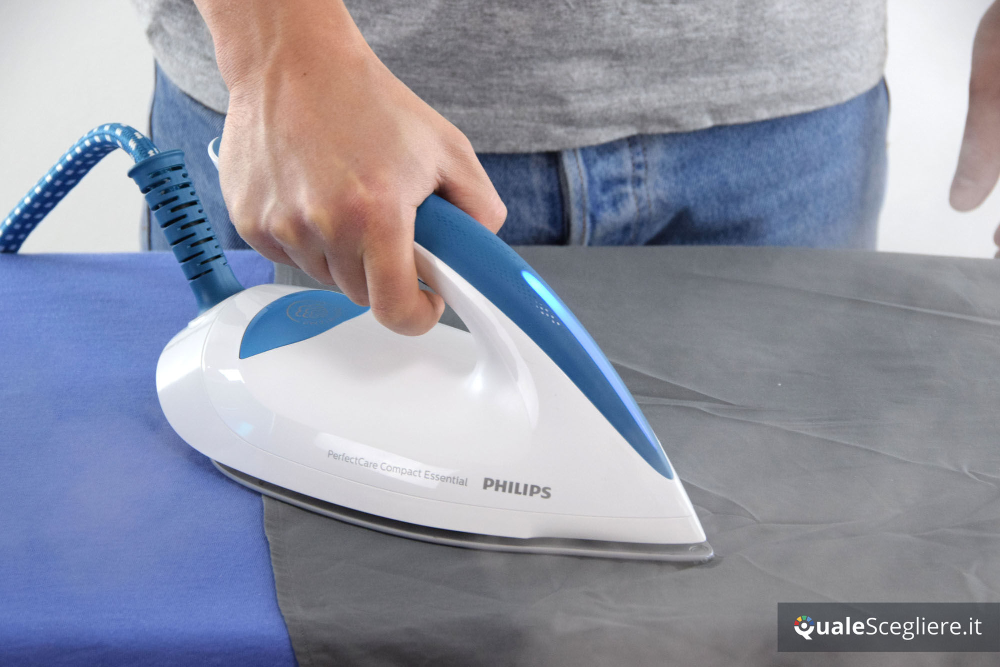 Philips GC6830/20 PerfectCare Compact Essential