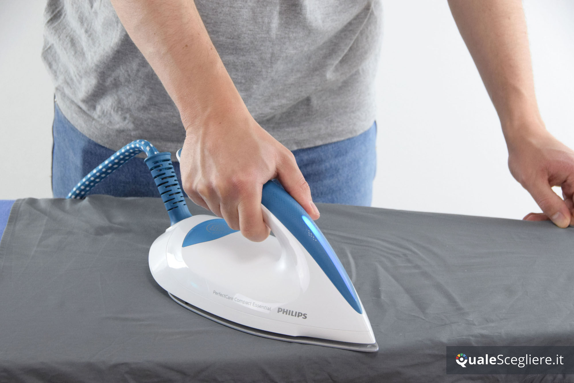 Philips GC6830/20 PerfectCare Compact Essential