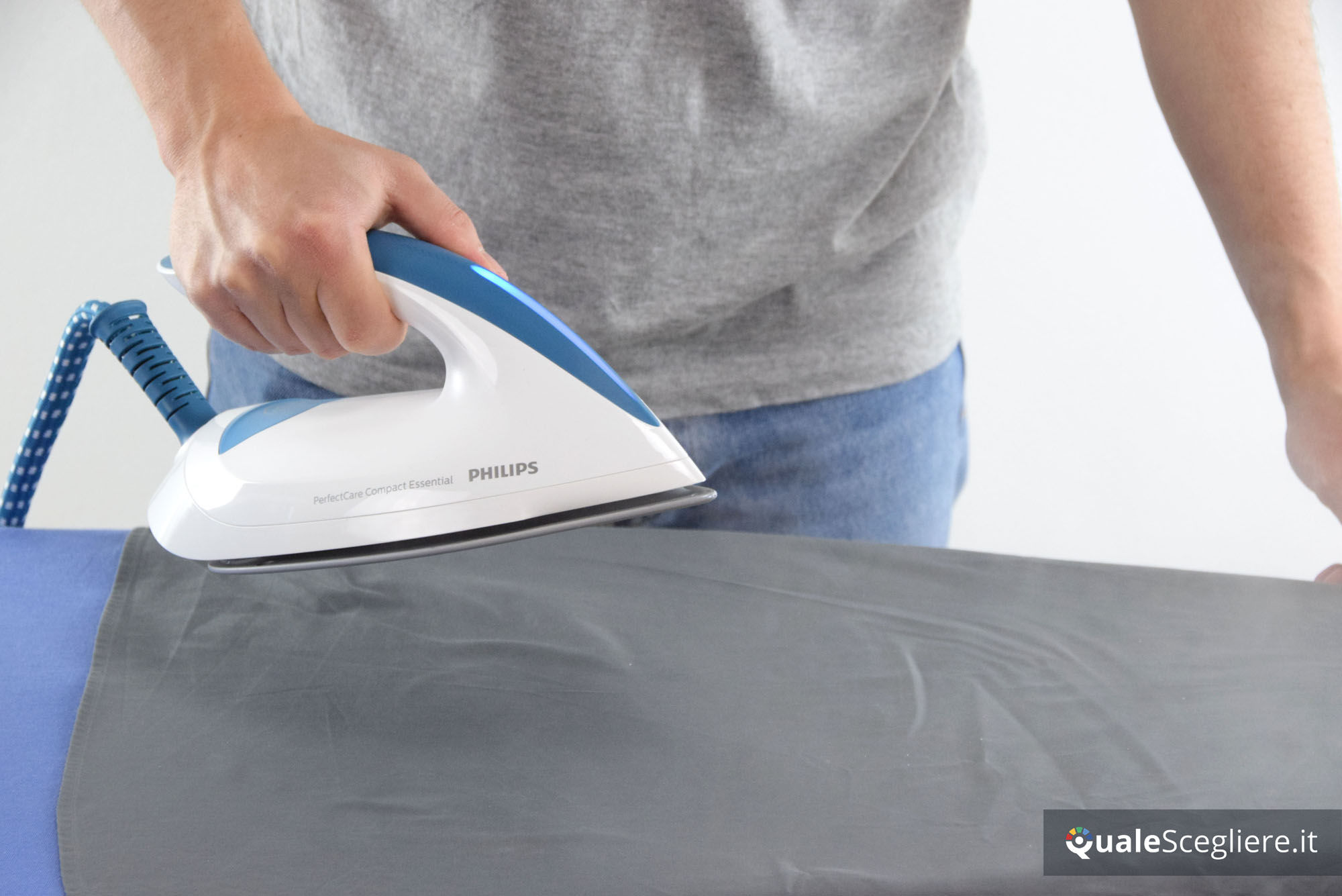 Philips GC6830/20 PerfectCare Compact Essential