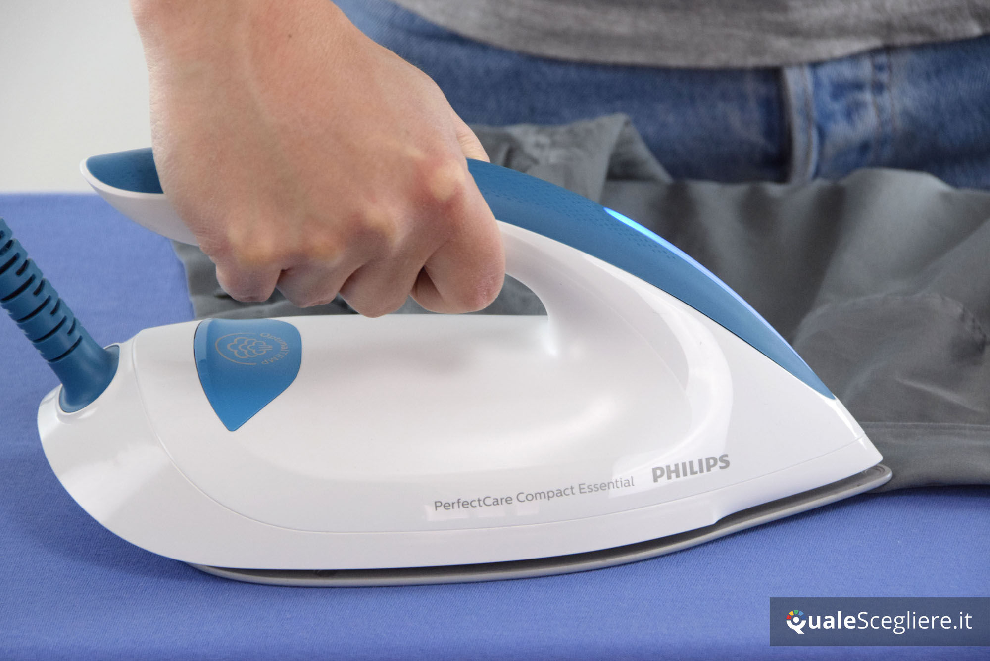 Philips GC6830/20 PerfectCare Compact Essential